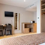 Le Hotel