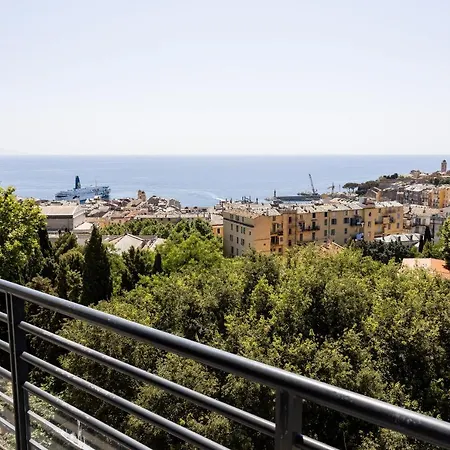 Le Bastia ホテル バスティア