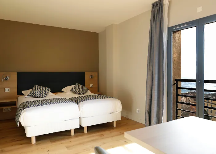 Le 3* Bastia (Corsica)